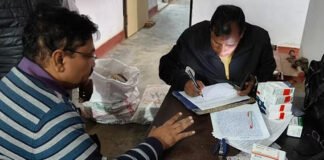 मेडिकल स्टोर पर रेड, लाइसेंस न मिलने पर 1.35 लाख की दवा जब्त मेडिकल स्टोर