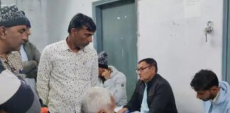 सरकारी अस्पताल में मरीजों को टेस्ट के लिए भेज रहे बाहर, सीएम फ्लाइंग ने रेड कर दो दबोचे सरकारी अस्पताल