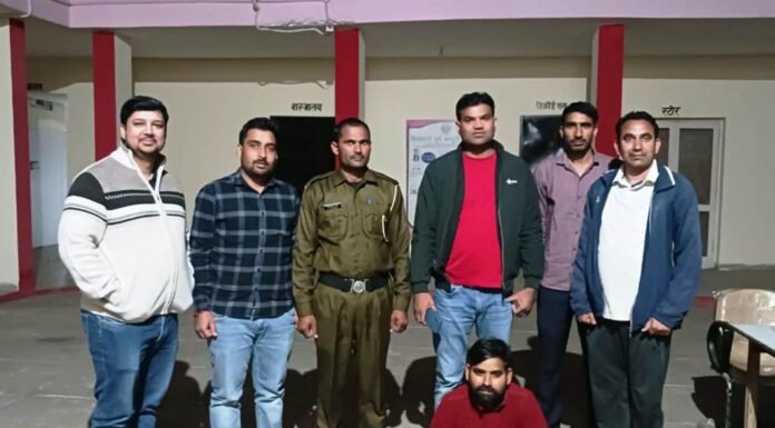 गर्भपात की गोलियां बेचते पकड़ा गया टैम्पो में सब्जी बेचने वाला