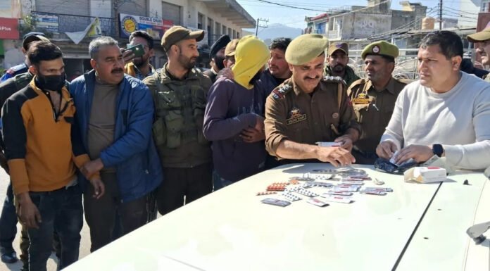 प्रतिबंधित नशीली गोलियों के साथ दो तस्कर गिरफ्तार, 600 गोलियां हुई बरामद