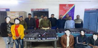 प्रतिबंधित कफ सिरप के साथ रेलवे स्टेशन से पांच तस्कर गिरफ्तार