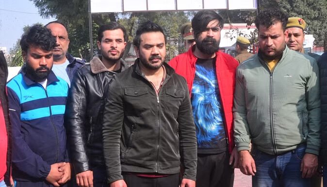 मेडिकल एजेंसी की आड़ में नशीली दवाइयों की सप्लाई, पांच गिरफ्तार