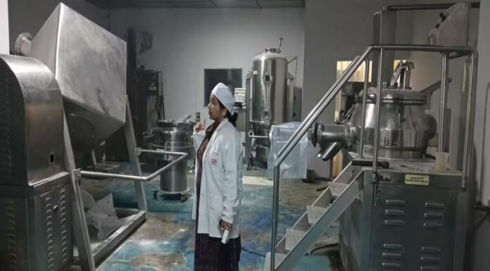 दवा कंपनी में रेड, कमियां मिलने से उत्पादन पर लगाई रोक