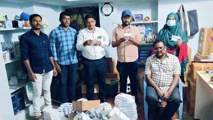 मेडिकल सैंपल के अवैध स्टॉक से भरा मिला गोदाम, 60 हजार के सैंपल जब्त