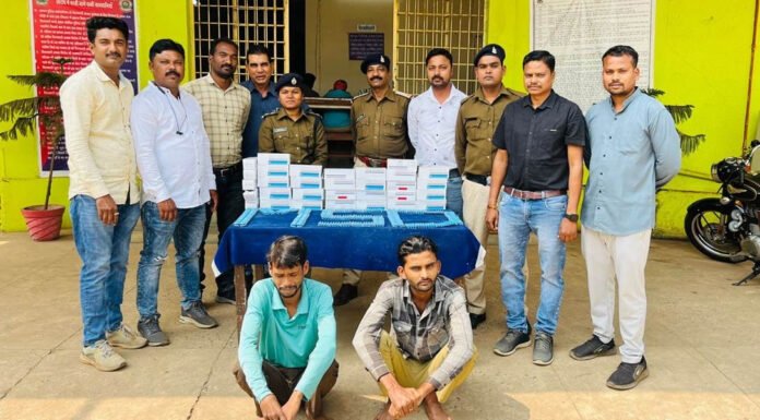 नशीले कैप्सूल बेचने आए दो तस्करों को मौके पर दबोचा