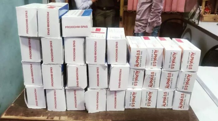 मेडिकल स्टोर पर छापा मारकर 3 गिरफ्तार, नशीली दवाइयां बरामद