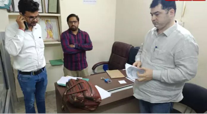 लाइसेंस के बगैर चलाए जा रहे मेडिकल स्टोर पर रेड, दवाइयां जब्त