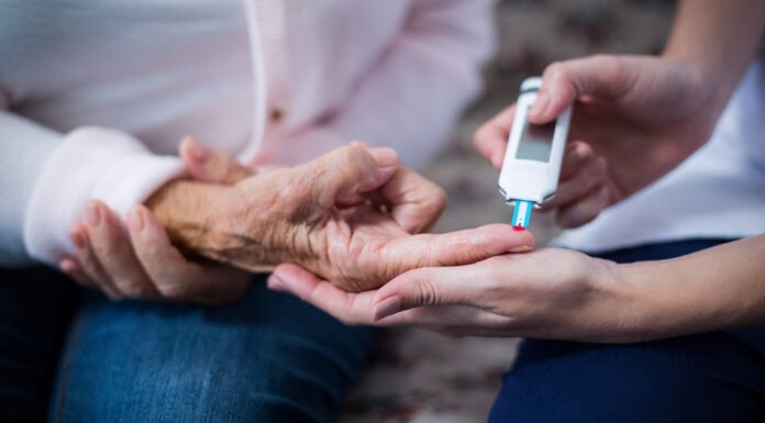 डायबिटीज कंट्रोल करने में भारतीय फार्मूले वाली नई दवा कारगर Signs-and-Symptoms-of-Diabetes-in-Elderly-Adults
