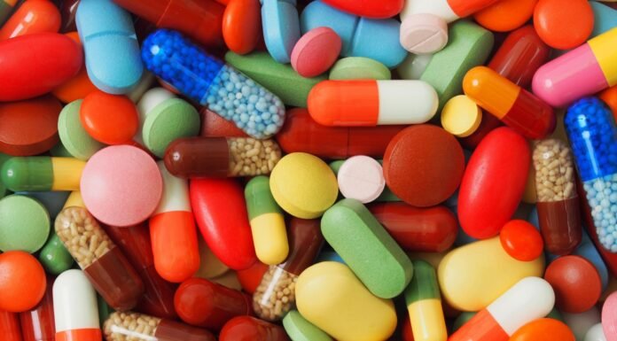 दवा कारोबारी बोले, फार्मा कंपनियों की मनमानी से व्यापार हो रहा चौपट medicine-tablets