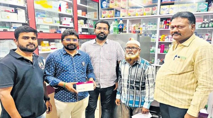अवैध मेडिकल स्टोर और फर्जी डॉक्टरों पर छापेमारी, दवाइयां जब्त