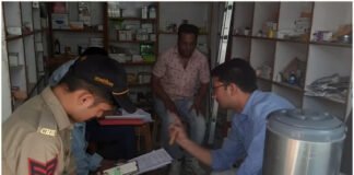 मेडिकल स्टोर पर रेड, नशीली दवाओं समेत दवा दुकानदार अरेस्ट