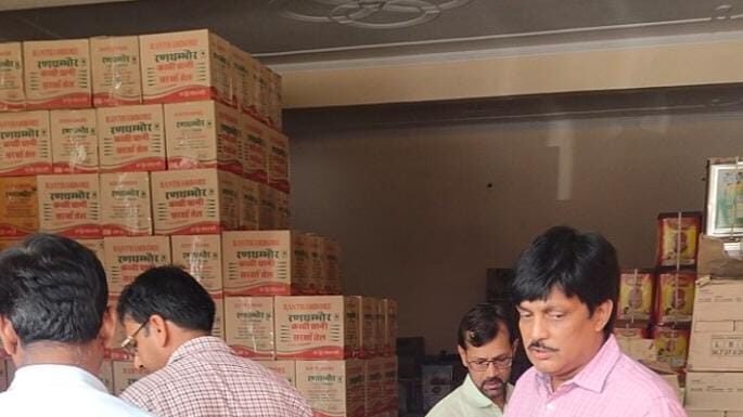 मिलावट के खिलाफ अभियान- 12 हजार लीटर से अधिक खाद्य तेल सीज
