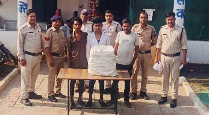 नशीली टेबलेट और कफ सिरप की खेप के साथ 3 अरेस्ट किए