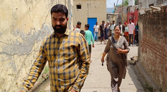 नशीली दवा बनाने का कच्चा माल बरामद, कई घंटे चली छापेमारी