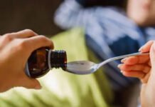 विटामिन की दवा में कीड़ा मिलने से मचा हडक़ंप