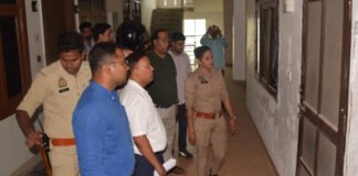 औषधि विभाग को मिला दवा का अवैध भंडार, फ्लैट किया सील