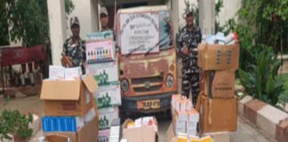 खांसी, गैस, ताकत जैसी दवाओं की तस्करी रोकी, दवाओं से लदी पिकअप जब्त