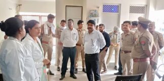 स्वास्थ्य विभाग की अवैध अस्पतालों पर रेड, 17 सील कर आठ को नोटिस सौंपे