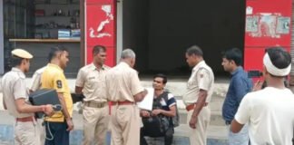 क्लीनिक पर रेड कर 40 लाख की नशीली दवाएं जब्त की