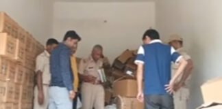गोदाम पर रेड कर 40 लाख रुपये की नशीली दवाएं जब्त