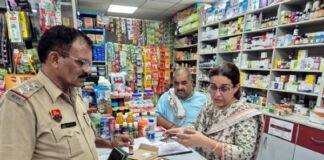 मेडिकल स्टोर संचालक की गाड़ी से एविल इंजेक्शन बरामद