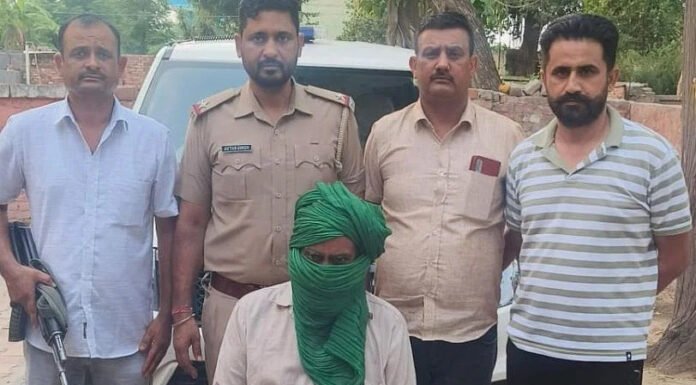 प्रतिबंधित ट्रामाडोल की टेबलेट्स बेचने के लिए खड़ा नशा तस्कर अरेस्ट