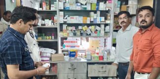 मेडिकल स्टोर पर रेड, अवैध मिलने पर नशीली दवाएं जब्त