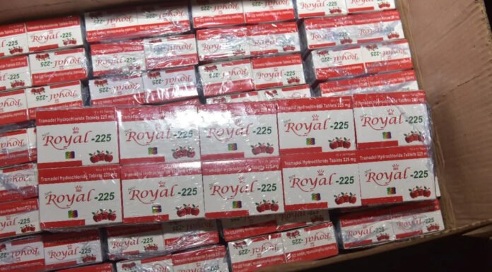 प्रतिबंधित नशीली दवा के साथ होटल में पकड़ा गया युवक