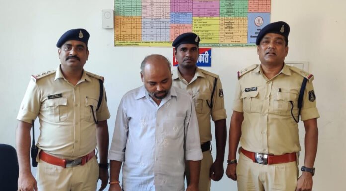 मेडिकल स्टोर पर छापेमारी, अवैध नशीली दवाइयां जब्त की