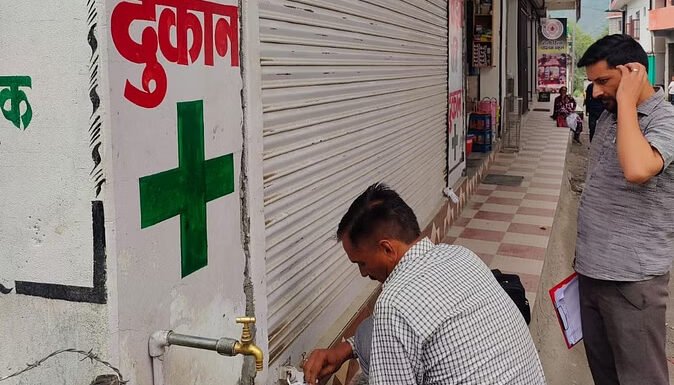 सात मेडिकल स्टोर सील कर लाइसेंस सस्पेंड किए