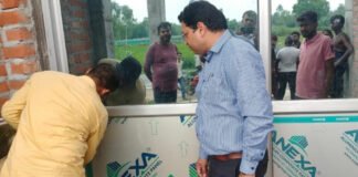 फर्जी डॉक्टर चलाता मिला चिकित्सालय , एक सील और चार को नोटिस थमाए