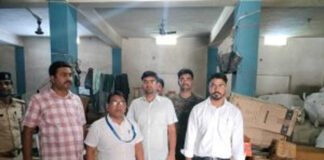 नकली कफ सिरप बनाने वाली फैक्ट्री का भंडाफोड़, 50 लाख की दवा समेत दो गिरफ्तार