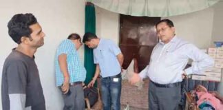 नर्सिंग कर्मचारी अवैध रूप से चला रहा था क्लिनिक, सील किया