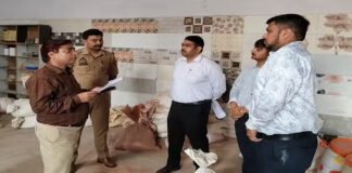 आयुर्वेद दवा फैक्टरी पर एडीएम की रेड, सीज की