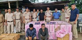 नशीली दवा की भारी खेप के साथ दो तस्कर गिरफ्तार