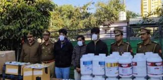 नकली फूड सप्लीमेंट बनाने वाली फैक्ट्री का भंडाफोड़, 3 अरेस्ट