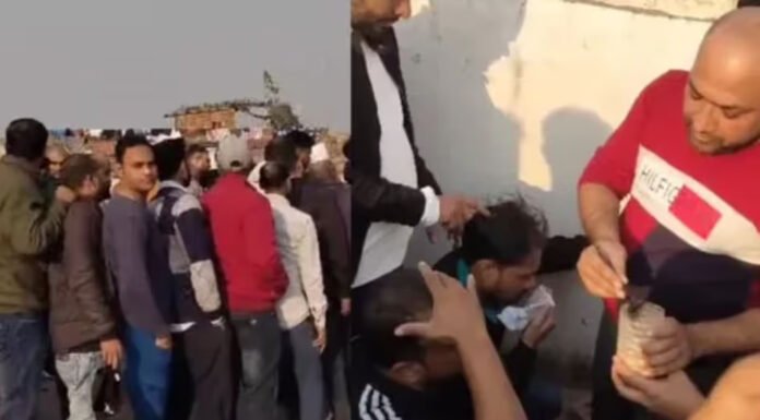गंजापन मिटाने की दवा गंजे लोग बेच रहे, उमड़े लोग