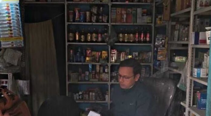 नशीली दवा की बिक्री को लेकर दो मेडिकल स्टोरों पर रेड