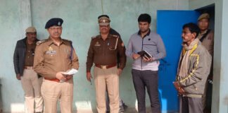 सेक्सवर्धक दवाएं बेचने वाला हकीम छापता था नकली नोट, गिरफ्तार