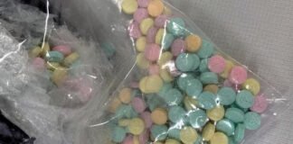 नशीली दवा की तस्करी में पिता-पुत्र समेत तीन अरेस्ट