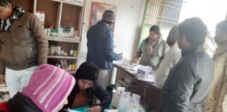 लाइसेंस के बिना चल रहे मेडिकल स्टोर से दवाएं की जब्त