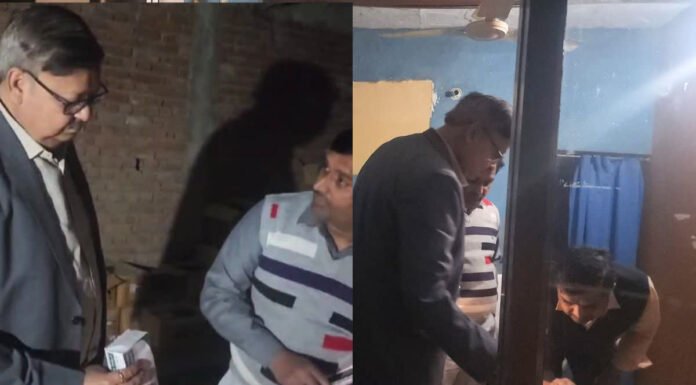अवैध प्राइवेट क्लीनिक पर रेड के दौरान मिलीं सरकारी दवाएं