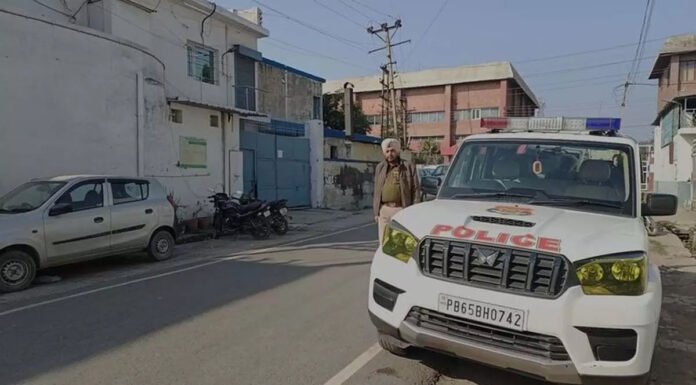 ड्रग्स विभाग ने बद्दी में दवा कंपनी पर की रेड, रिकार्ड जांचा