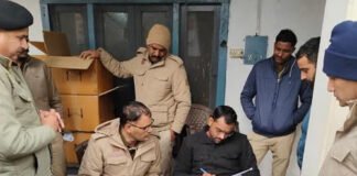 नशीली दवा टेपेंटाडोल और प्रेगाबलीन की खेप कार से बरामद