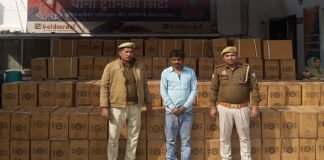 गोदाम पर छापा मारकर लाखों का कफ सिरप जब्त