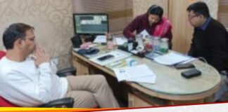 सेक्सोलॉजिस्ट क्लीनिक पर रेड कर नकली दवाइयां पकड़ी