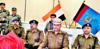 मेडिकल स्टोर पर नशीली दवा बेचते दुकानदार को रंगे हाथों पकड़ा