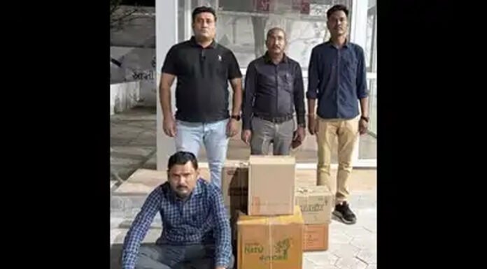 आयुर्वेद डॉक्टर को अवैध तौर पर एलोपैथी की प्रैक्टिस करतेे अरेस्ट किया
