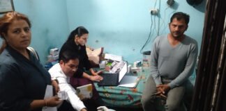 क्लीनिक पर रेड कर 61 अवैध दवाइयांं जब्त की