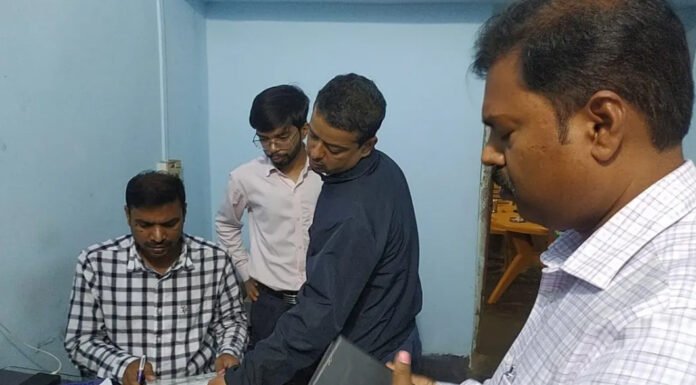प्रतिबंधित दवा बेचने पर दो मेडिकल स्टोर संचालक गिरफ्तार